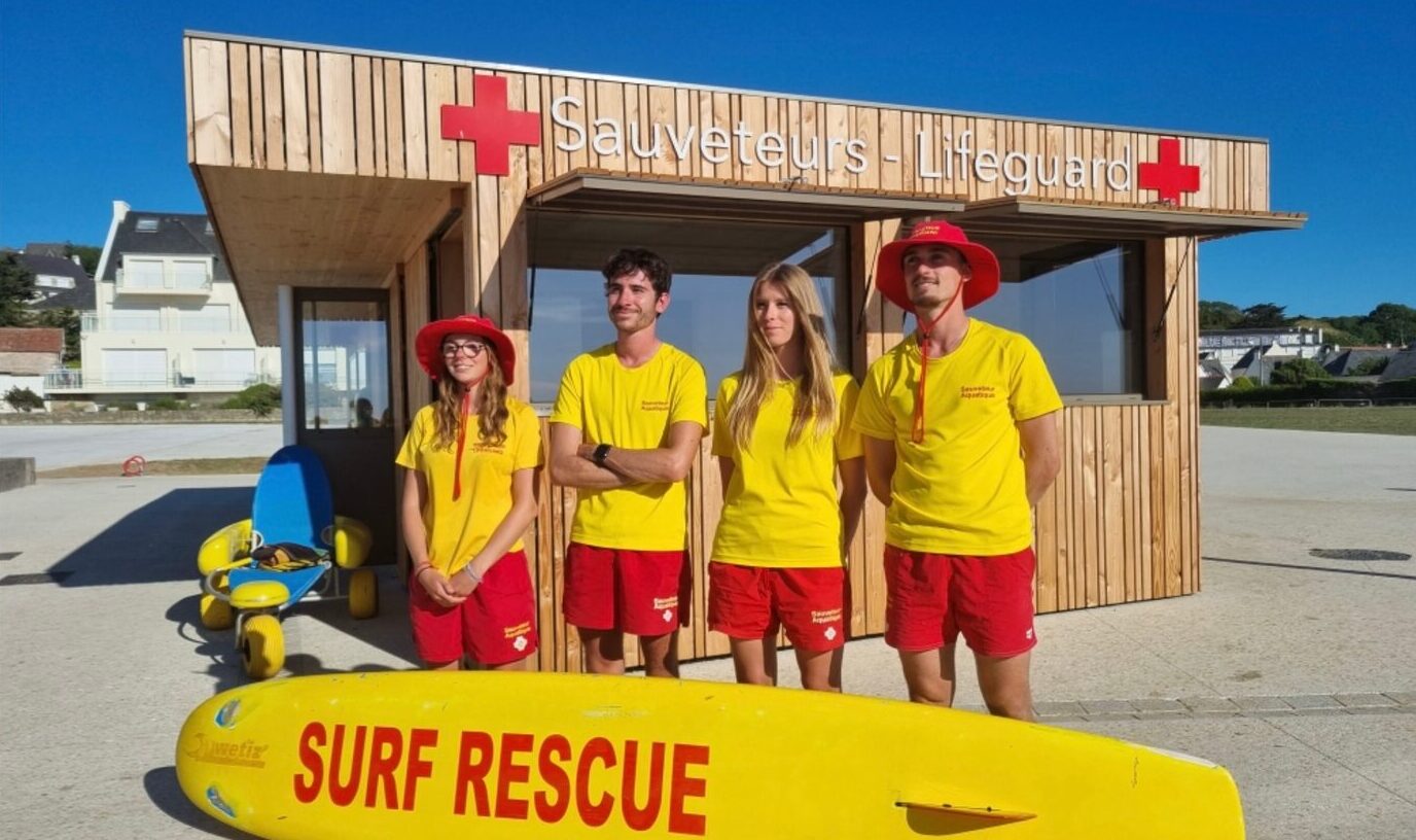 Poste de secours Hoummi de la plage de Caroual, à Erquy