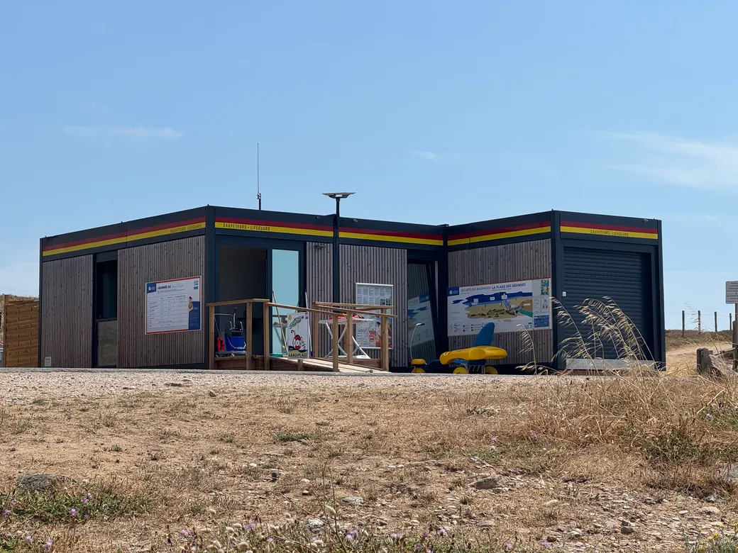 Poste des Granges dans son site, aux Sables-d'Olonne